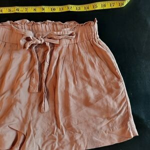 Forever 21 Dusty Pink Flowy Paperbag Shorts Size Small